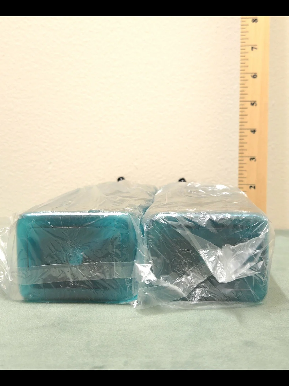 Teal plastic pump lotion shsmpoo conditioner soap bottles set (2)
